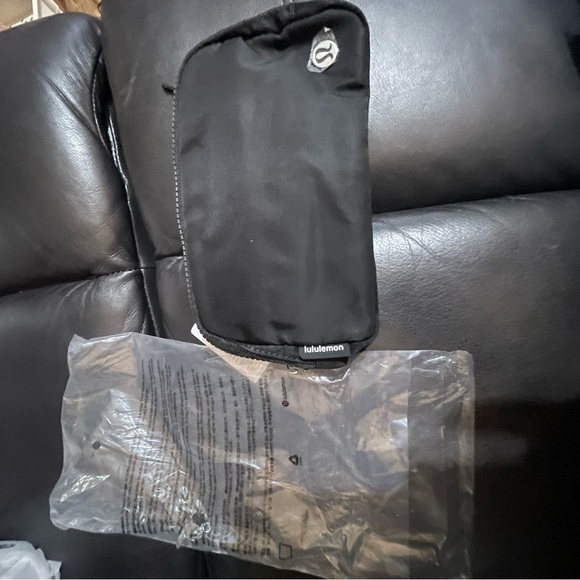 Lululemon Black Belt Bag - Picture 5 of 5